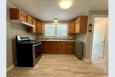 5036 S 92nd St, Greenfield, WI 53228 - Photo 7