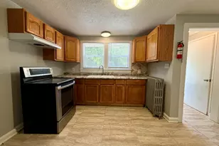 5036 S 92nd St, Greenfield, WI 53228 - Photo 7