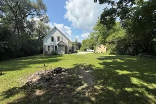 5036 S 92nd St, Greenfield, WI 53228 - Photo 3