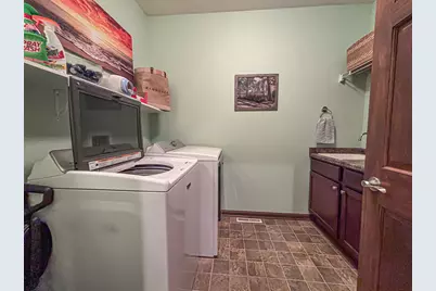 1631  Arthurs Pass, Oconomowoc, WI 53066 - Photo 25