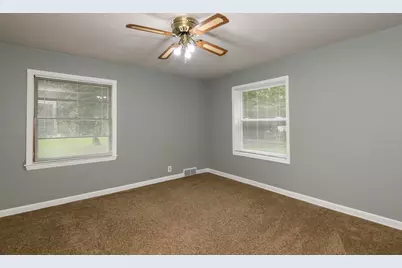 3260 S 124th St, West Allis, WI 53227 - Photo 17