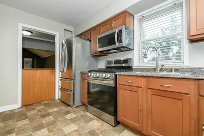 3260 S 124th St, West Allis, WI 53227 - Photo 11