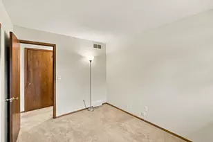 10931 W Kaul Ave, Milwaukee, WI 53225 - Photo 19