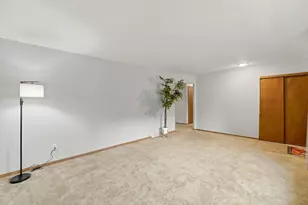 10931 W Kaul Ave, Milwaukee, WI 53225 - Photo 7