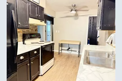 9600 W Beloit Rd #5, Milwaukee, WI 53227 - Photo 5
