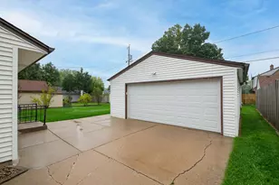 2526 S 83rd St, West Allis, WI 53219 - Photo 25