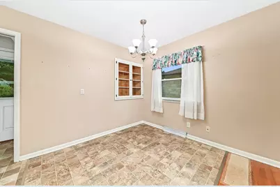 2526 S 83rd St, West Allis, WI 53219 - Photo 9