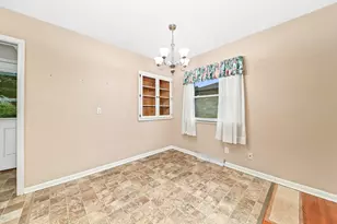 2526 S 83rd St, West Allis, WI 53219 - Photo 9
