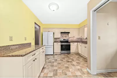 2526 S 83rd St, West Allis, WI 53219 - Photo 11