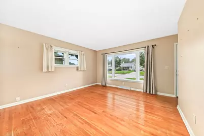 2526 S 83rd St, West Allis, WI 53219 - Photo 3