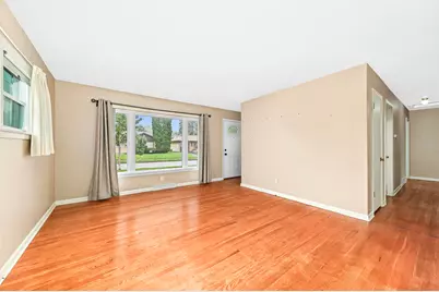 2526 S 83rd St, West Allis, WI 53219 - Photo 5