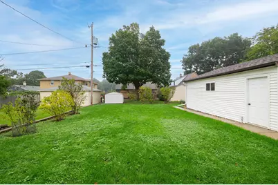 2526 S 83rd St, West Allis, WI 53219 - Photo 27