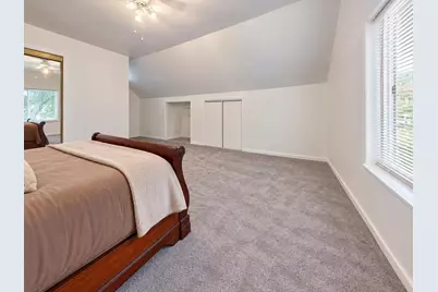 2563 S 8th St, Milwaukee, WI 53215 - Photo 11