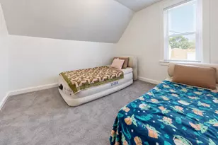2563 S 8th St, Milwaukee, WI 53215 - Photo 9