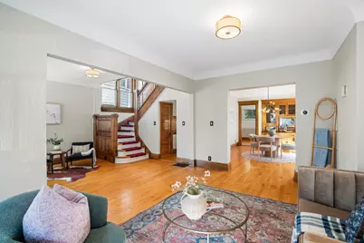 2854 N Murray Ave, Milwaukee, WI 53211 - Photo 9