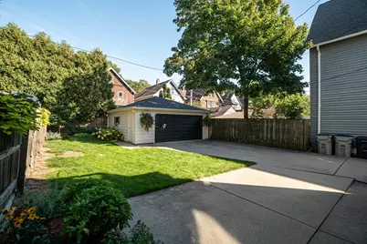 2854 N Murray Ave, Milwaukee, WI 53211 - Photo 39