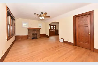2625 N 69th St #2625A, Wauwatosa, WI 53213 - Photo 5