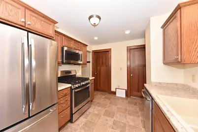 2625 N 69th St #2625A, Wauwatosa, WI 53213 - Photo 13