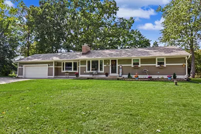 14707 W Gatewood Ct, New Berlin, WI 53151 - Photo 3