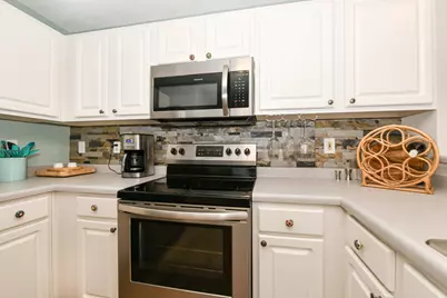 2226  Landings Ln, Delavan, WI 53115 - Photo 15