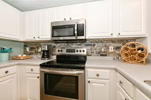 2226 Landings Ln, Delavan, WI 53115 - Photo 15
