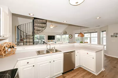 2226  Landings Ln, Delavan, WI 53115 - Photo 13