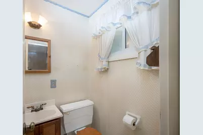7218  Elberton Ave, Greendale, WI 53129 - Photo 9