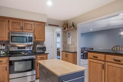 513  Mary Knoll Ln, Watertown, WI 53098 - Photo 7
