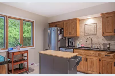 513  Mary Knoll Ln, Watertown, WI 53098 - Photo 3