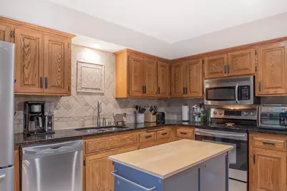 513  Mary Knoll Ln, Watertown, WI 53098 - Photo 5