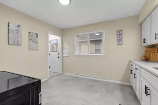 7118 W Medford Ave, Milwaukee, WI 53218 - Photo 11