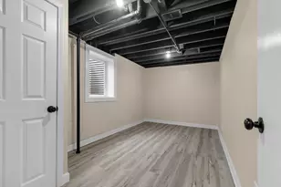 7118 W Medford Ave, Milwaukee, WI 53218 - Photo 21