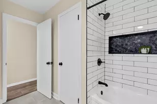 7118 W Medford Ave, Milwaukee, WI 53218 - Photo 15