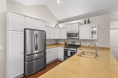 N50W25074  William Dr, Sussex, WI 53072 - Photo 9