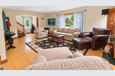 2624  Mitchell St, Racine, WI 53403 - Photo 3