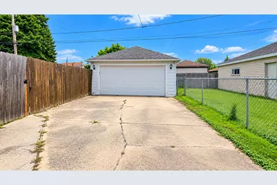 2624  Mitchell St, Racine, WI 53403 - Photo 25