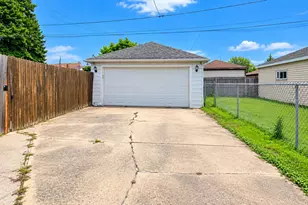 2624 Mitchell St, Racine, WI 53403 - Photo 25