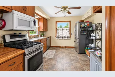 2624  Mitchell St, Racine, WI 53403 - Photo 9