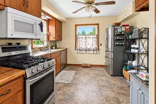 2624 Mitchell St, Racine, WI 53403 - Photo 9
