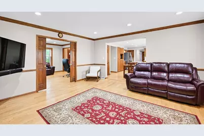 3665  Westwood Dr, Brookfield, WI 53005 - Photo 9