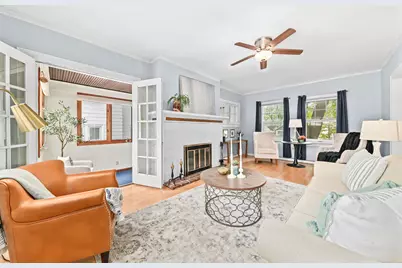 6836 W Wisconsin Ave, Wauwatosa, WI 53213 - Photo 3