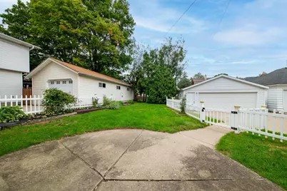 6836 W Wisconsin Ave, Wauwatosa, WI 53213 - Photo 33