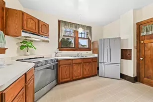 6836 W Wisconsin Ave, Wauwatosa, WI 53213 - Photo 5