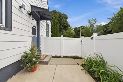 6501 W Arthur Ave, West Allis, WI 53219 - Photo 27
