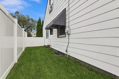 6501 W Arthur Ave, West Allis, WI 53219 - Photo 31