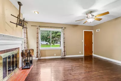 W279N1666  Prospect Ave, Pewaukee, WI 53072 - Photo 11