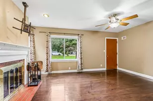 W279N1666 Prospect Ave, Pewaukee, WI 53072 - Photo 11