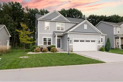 516  Wild Oak Rd, Hartland, WI 53029 - Photo 1