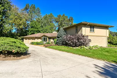 1956 W Windsor Cir, Glendale, WI 53209 - Photo 5