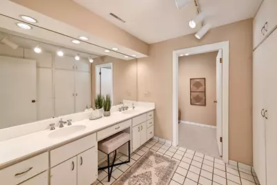 1956 W Windsor Cir, Glendale, WI 53209 - Photo 33